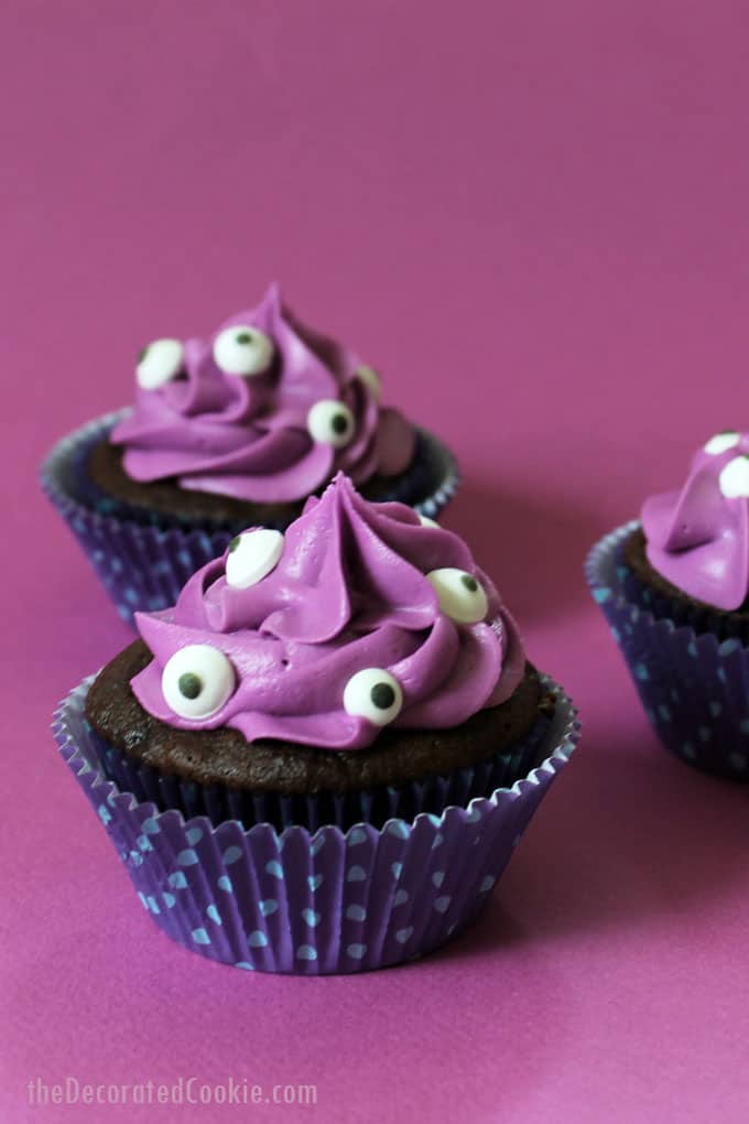 googly eyed monster cupcakes
