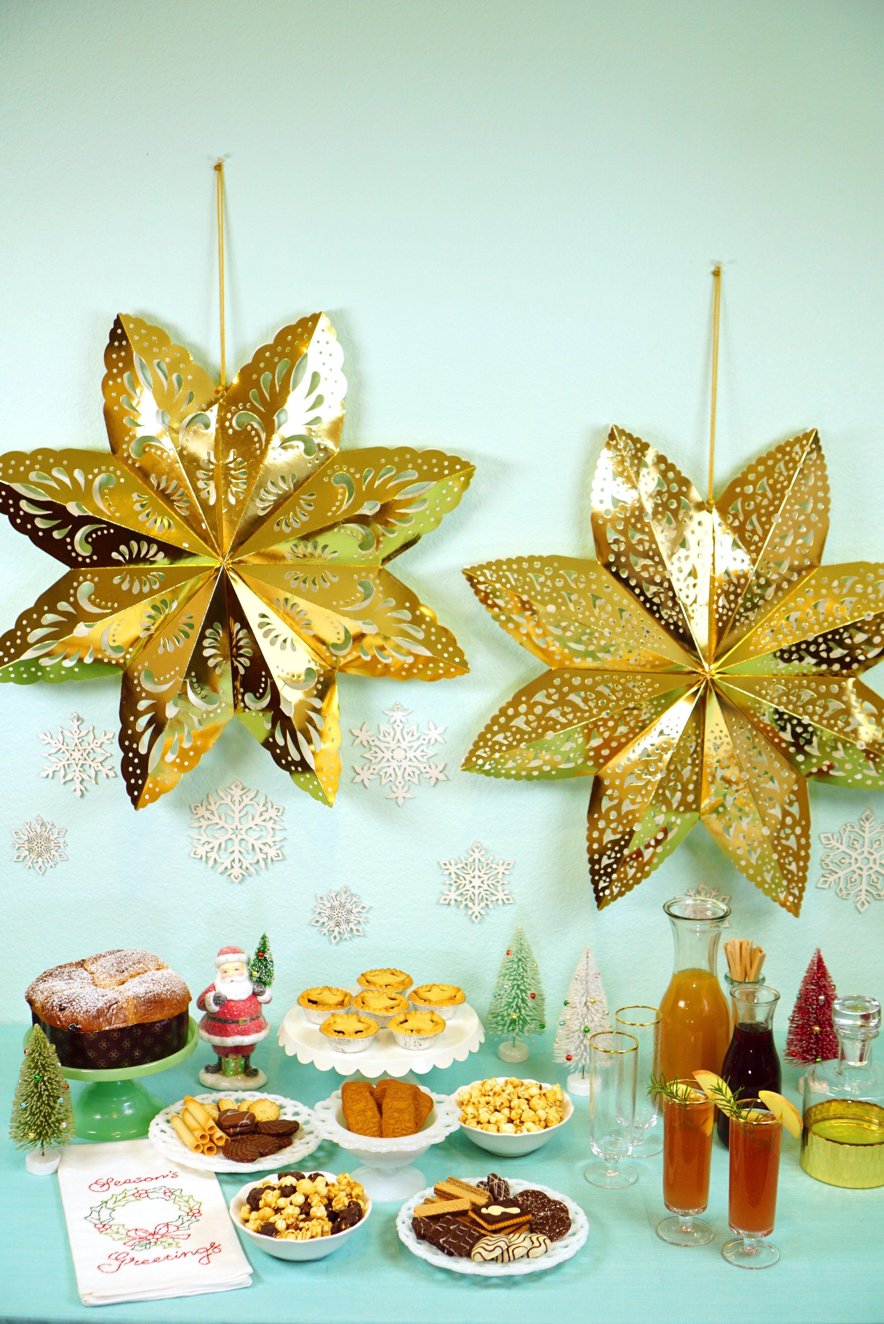 gold star decorations and holiday table