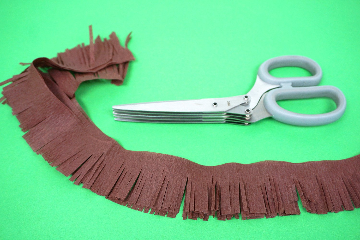 cutting fringe for diy paper cornucopia 