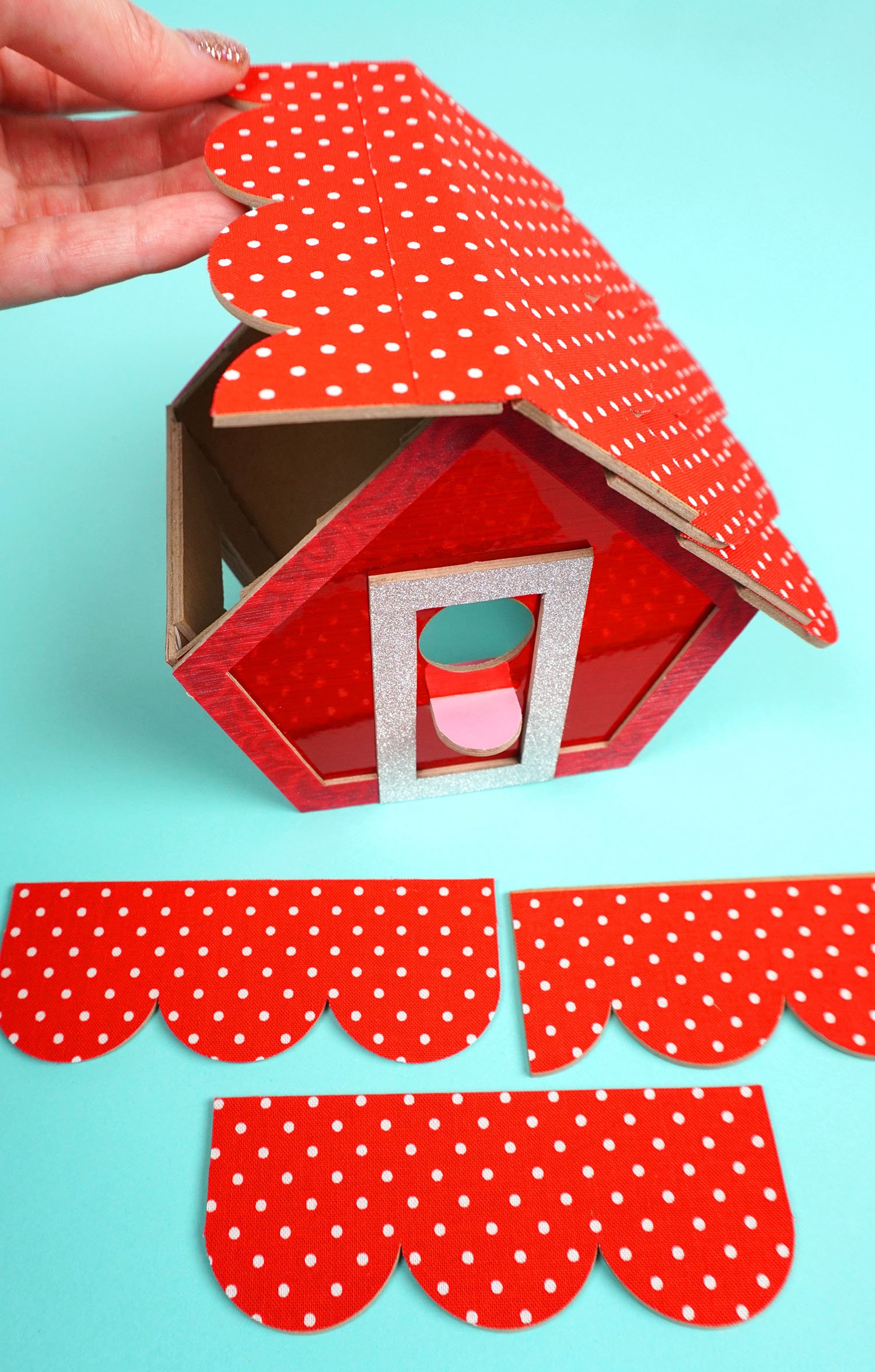 lifting top flap of bird house valentine box