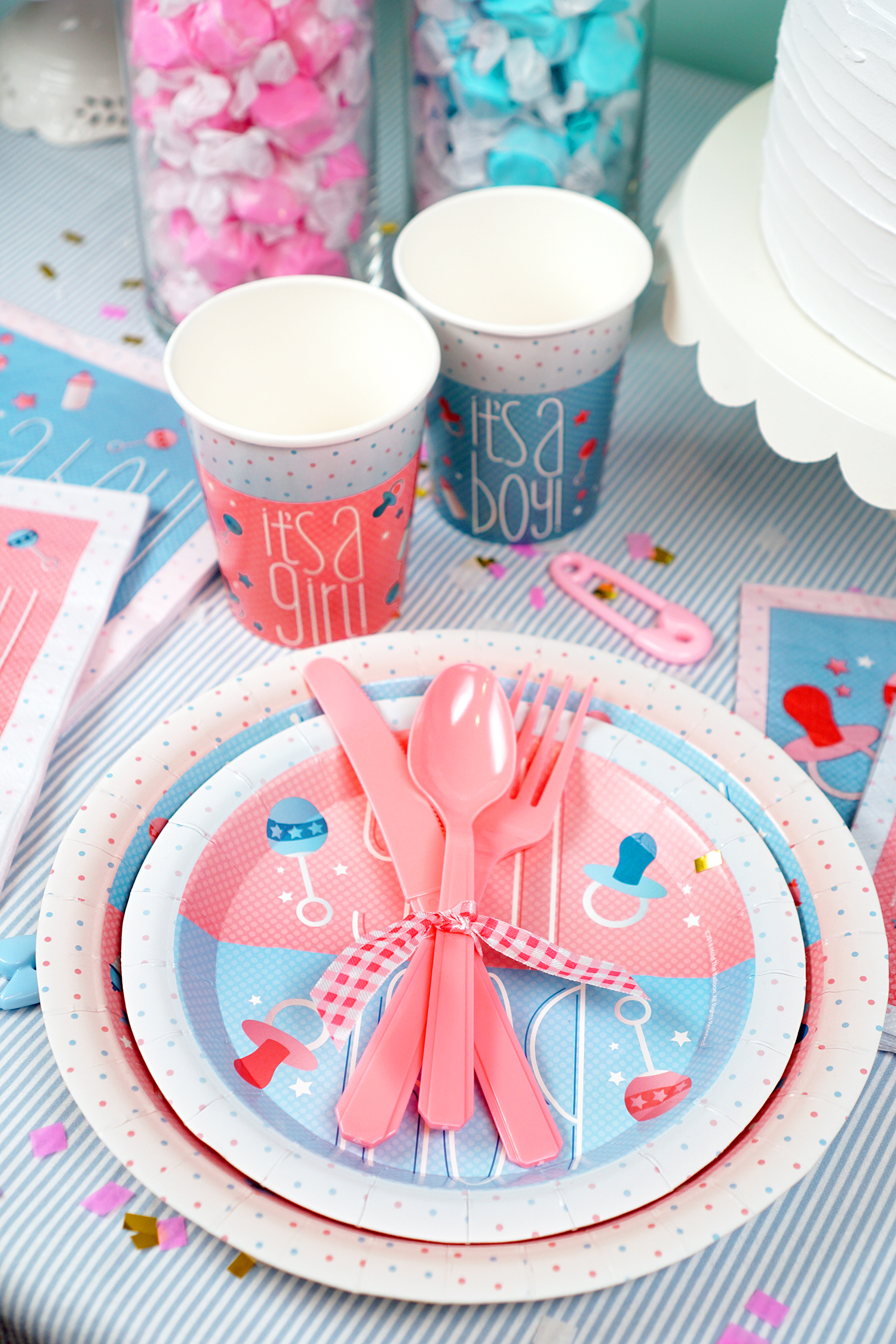 tableware for gender reveal parties