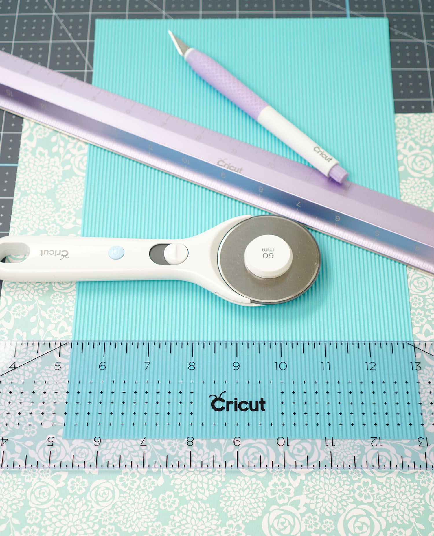 Cricut Self Healing Cutting Mat - Cricut Mat for use with Cricut  TrueControl Knife, Rotary Cutter, Craft