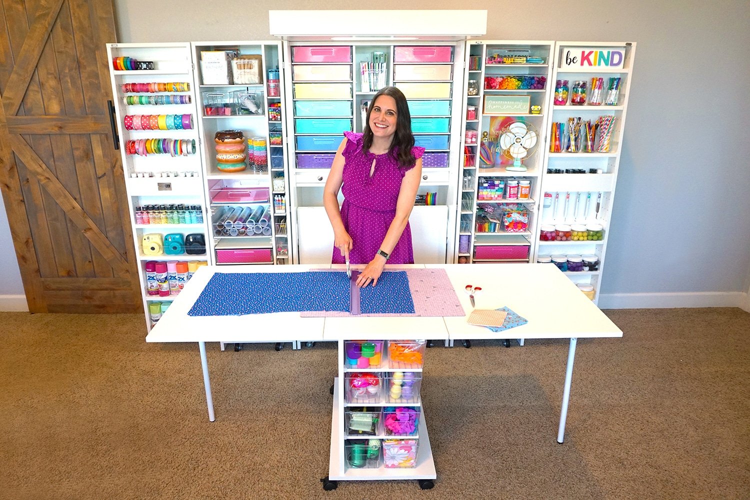 heidi cutting fabric infront of dreambox