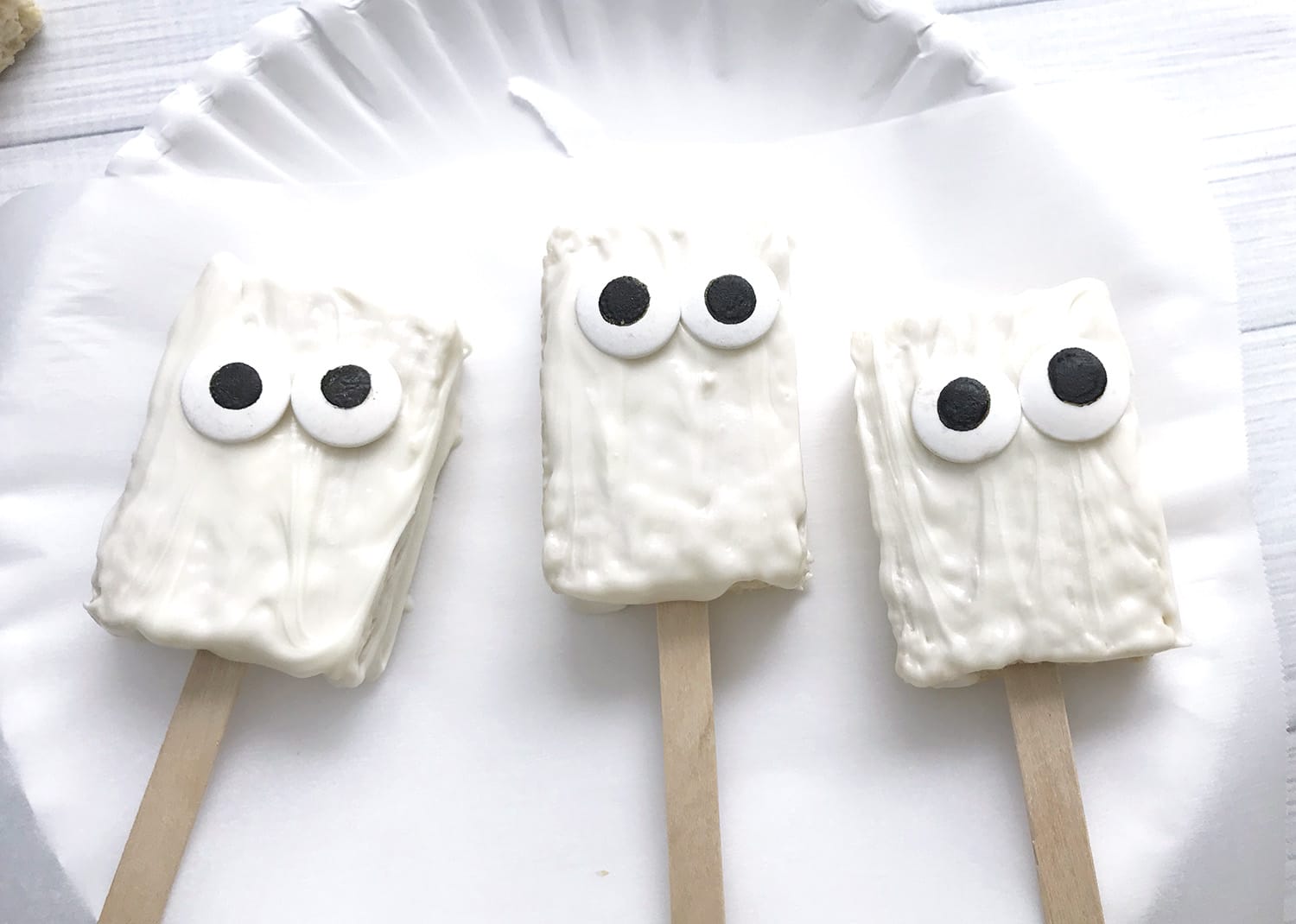 googly eyes added to krispie treats