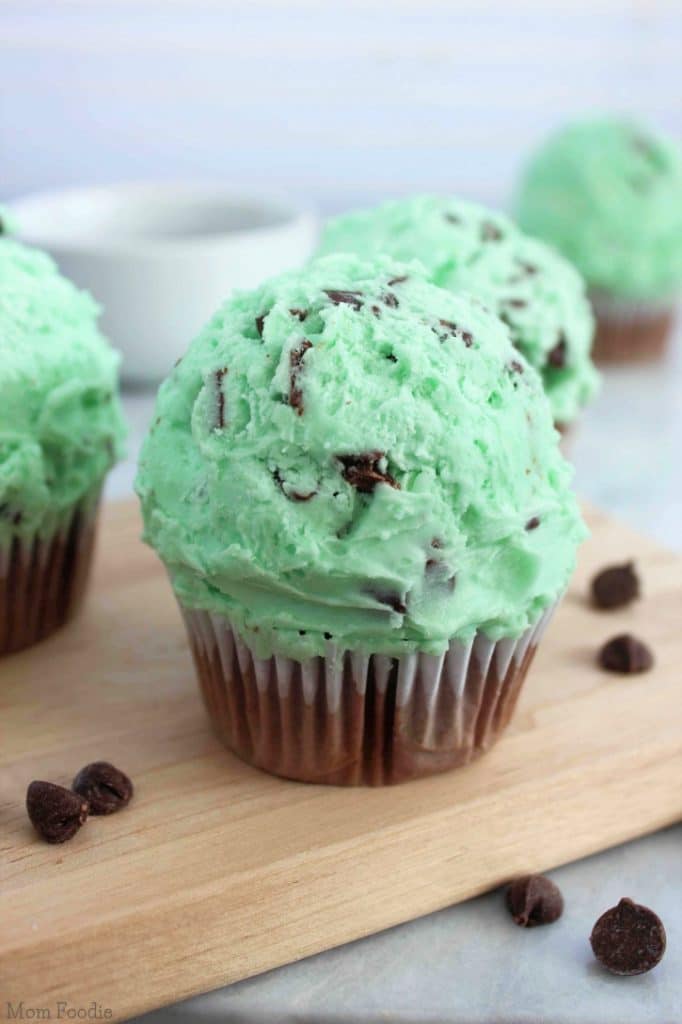 mint chocolate chip cupcakes