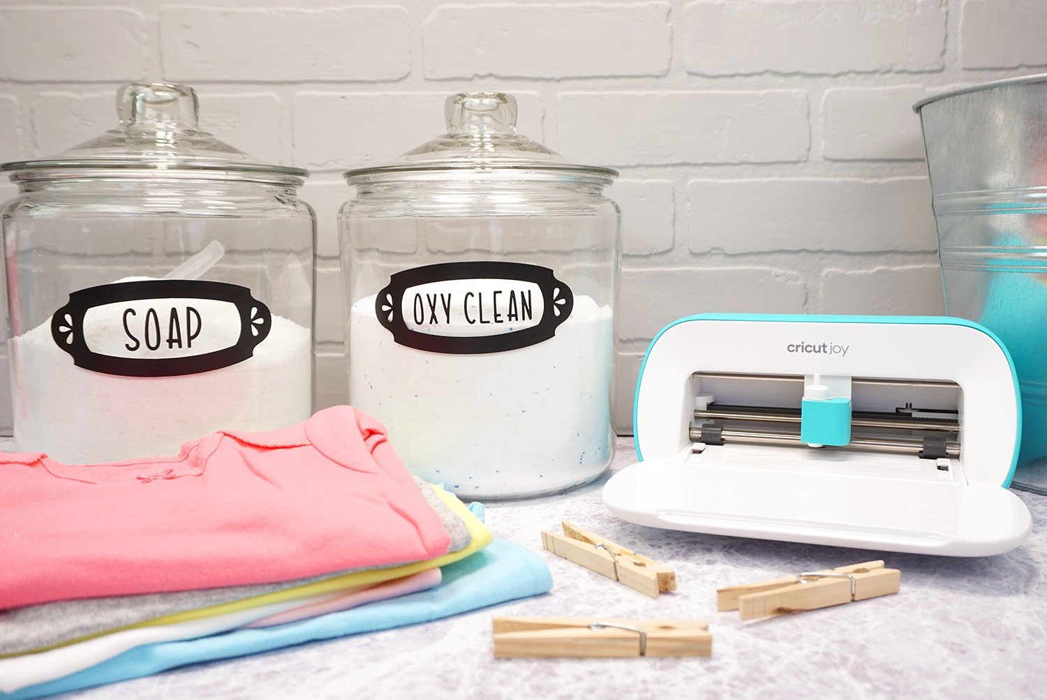 cricut joy laundry room labels and laundry