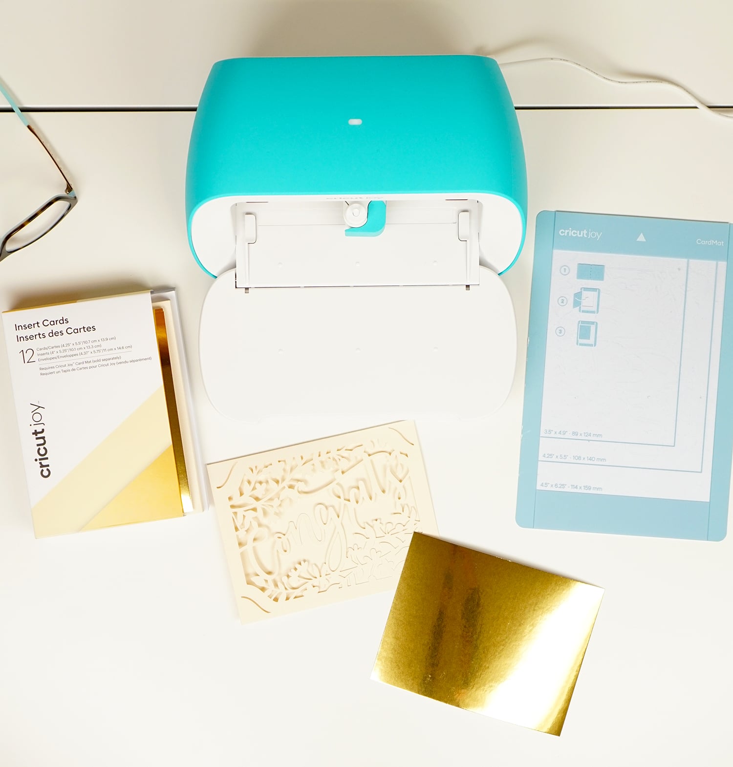 cricut joy with card mat and cut card