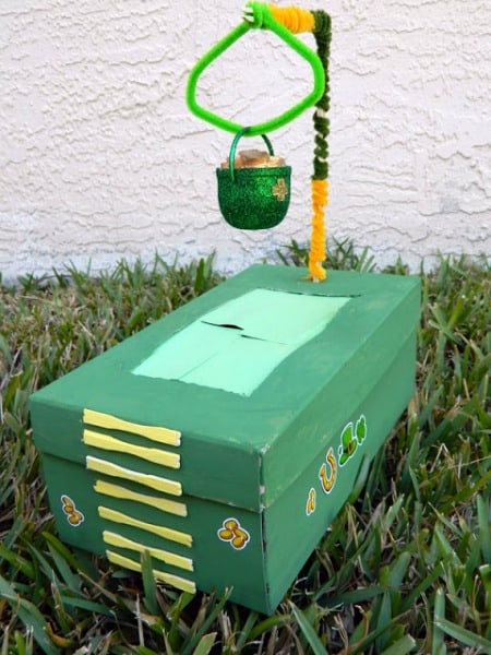 PLAY INSPIRATION  Make your own EASY Leprechaun trap 