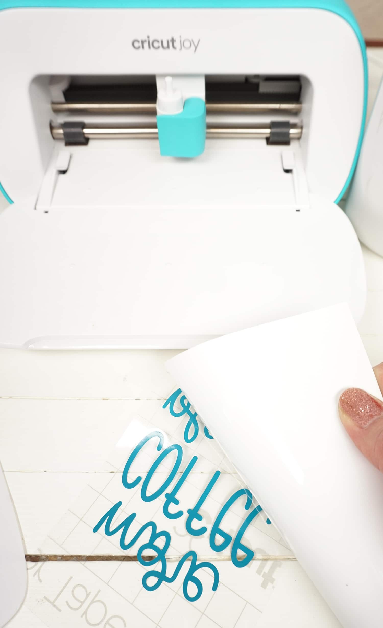 peeling transfer tape off of smart vinyl