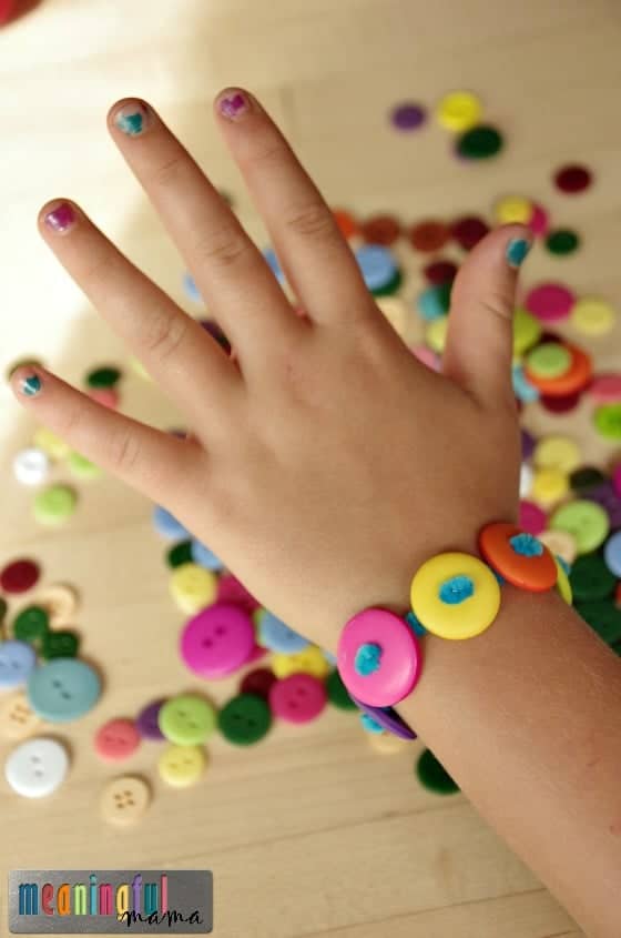 pipe cleaner button bracelets for kids