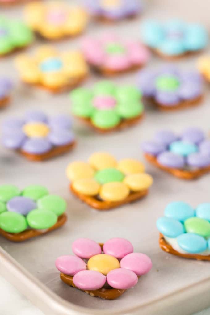 spring flower candy pretzel bites