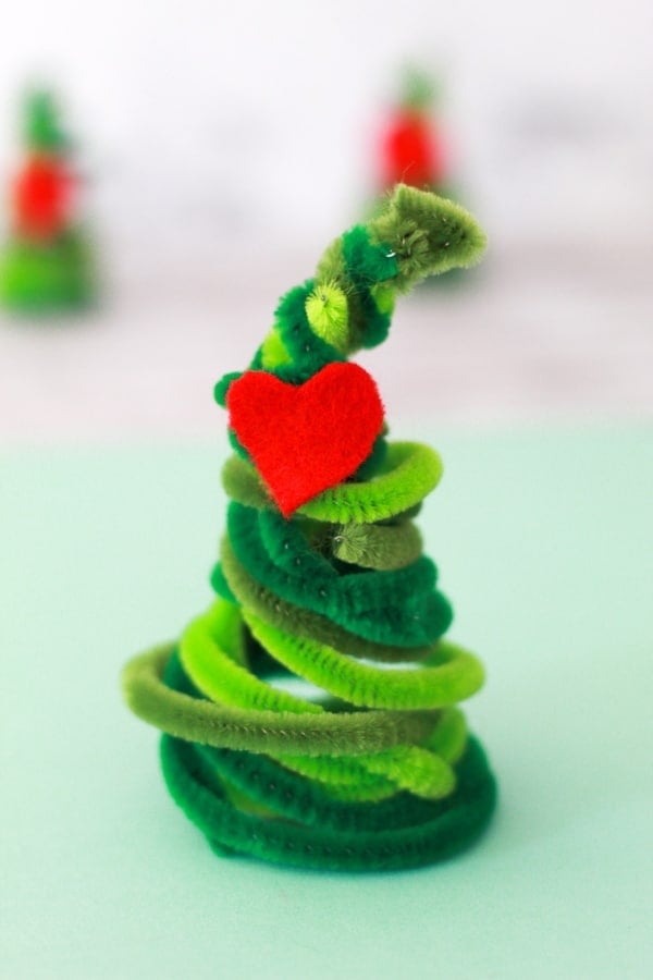 pipe cleaners made into the grinch christmas tree
