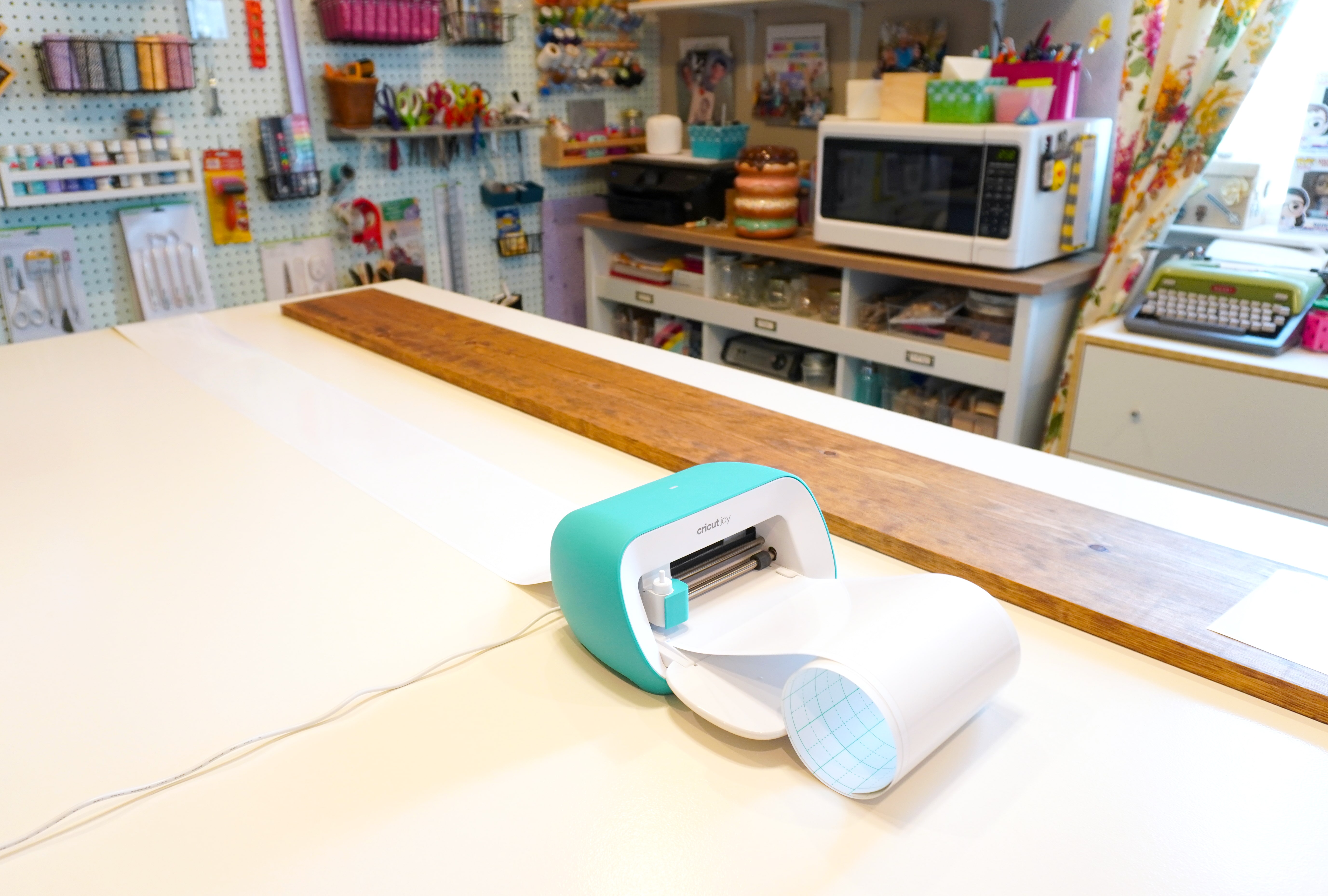 cricut long vinyl printing inside of craft room