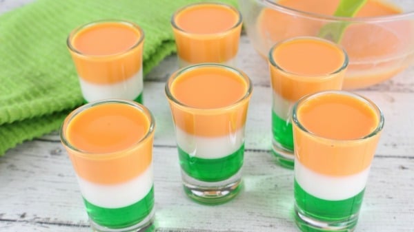 irish jello shots in shot glasses