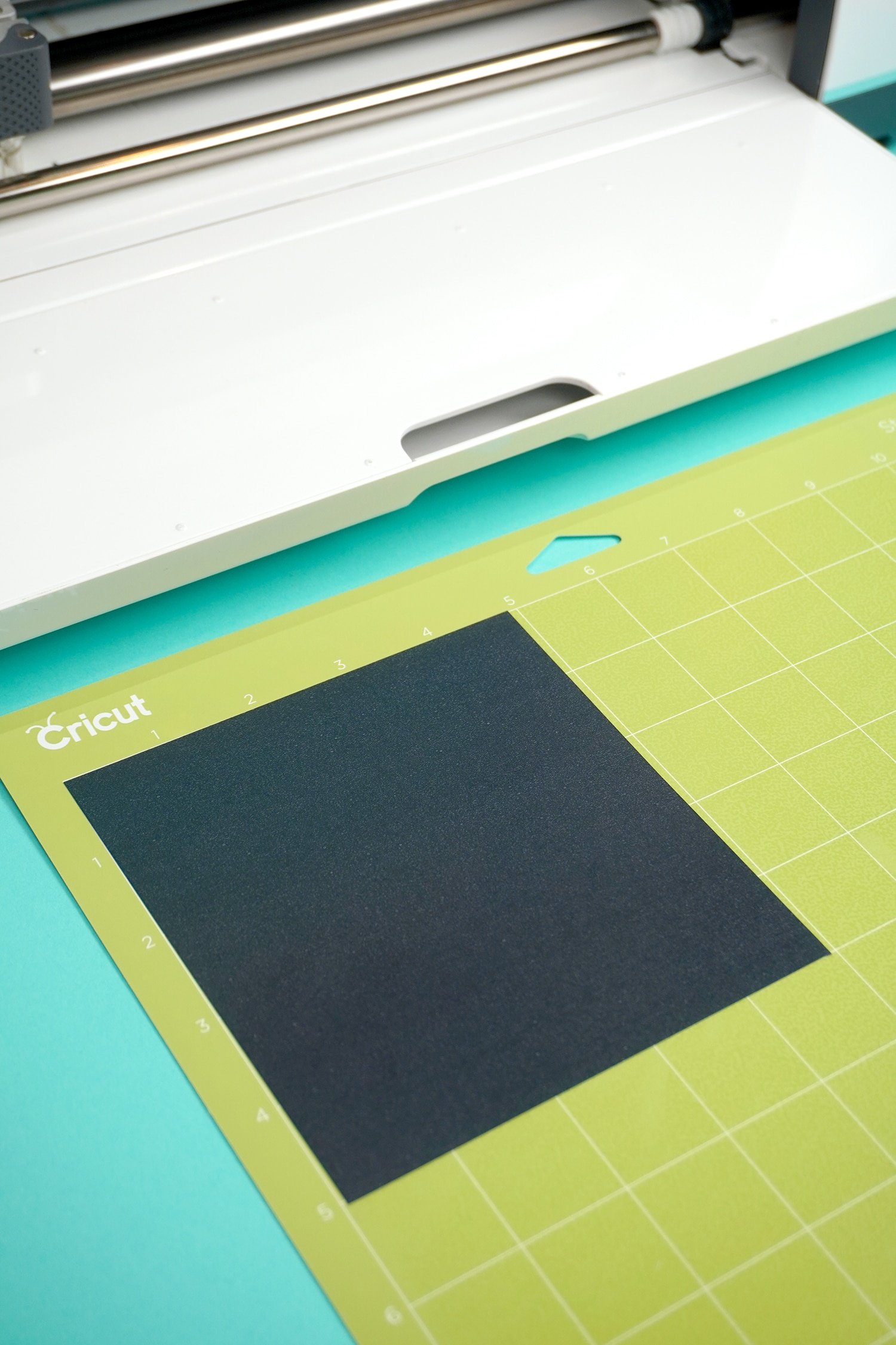 iron on heat transfer vinyl on cricut cutting mat