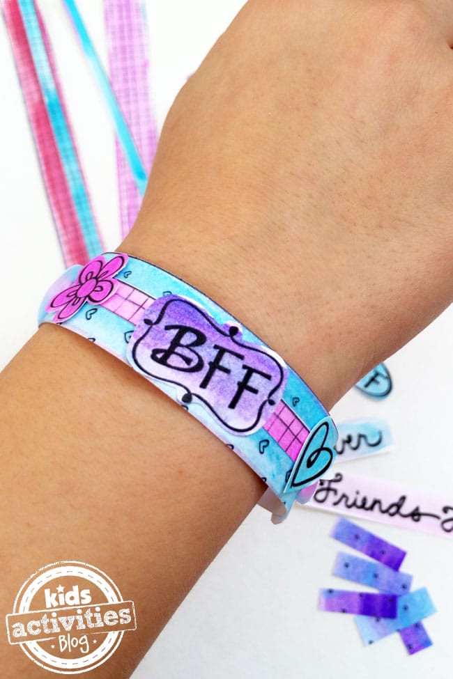 color and make friendship bracelet for kids