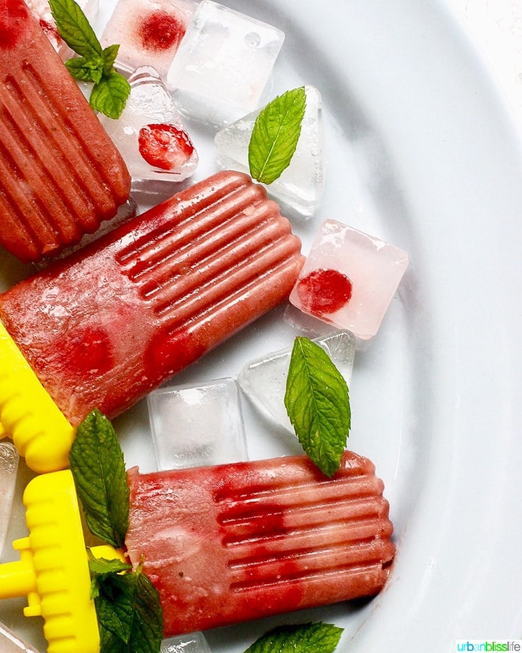 strawberry rhubarb popsicles with ice