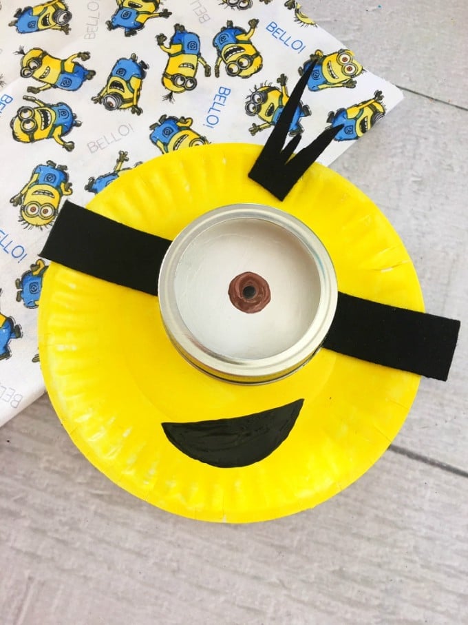 minion made from paper plate