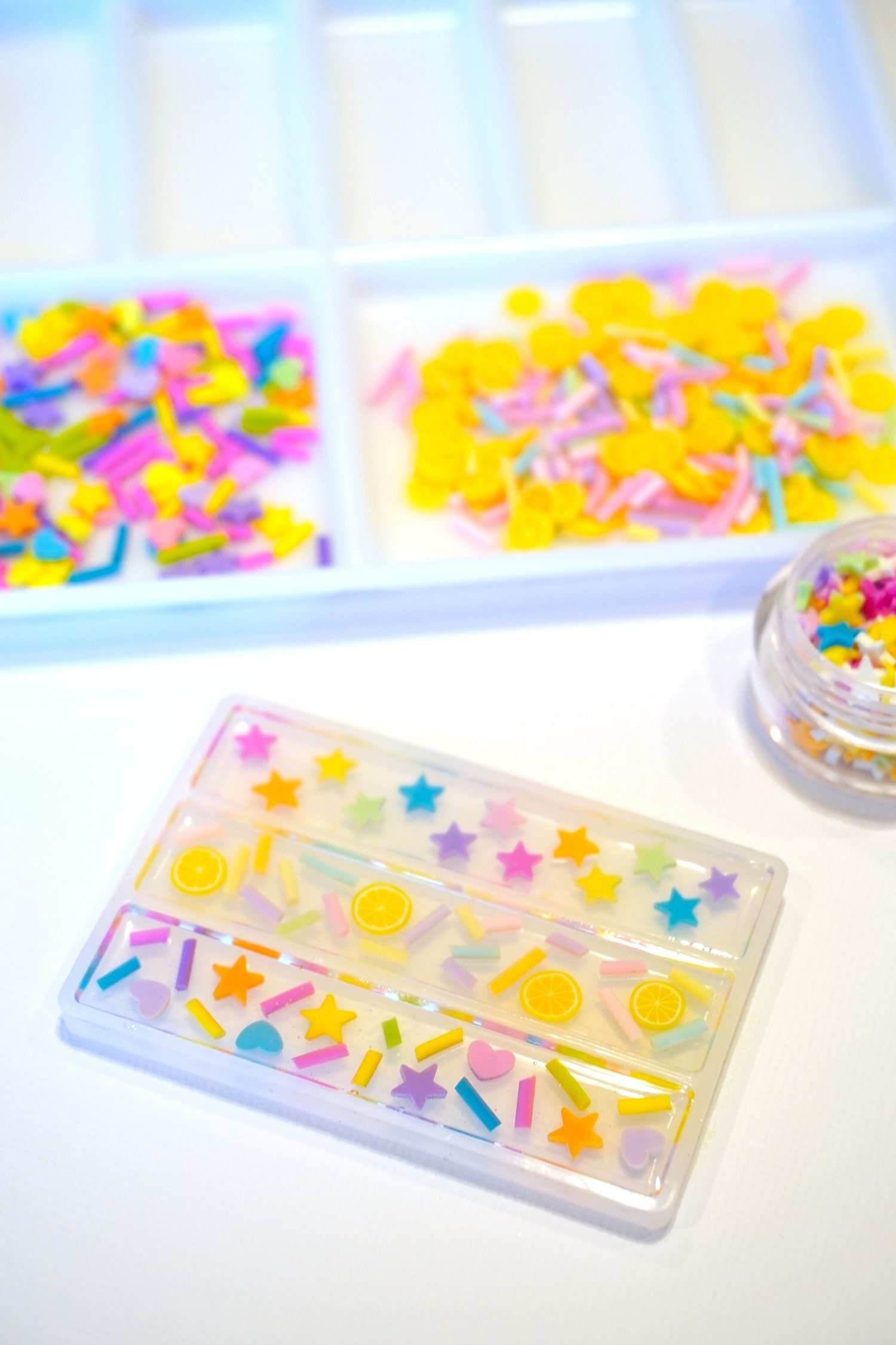 resin hair clip sprinkles in trays