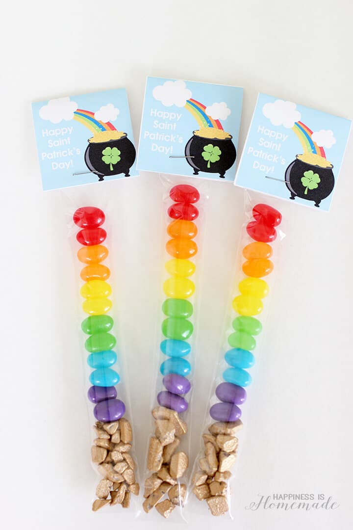 st patricks day printable treat bag toppers attached to rainbow jelly beans