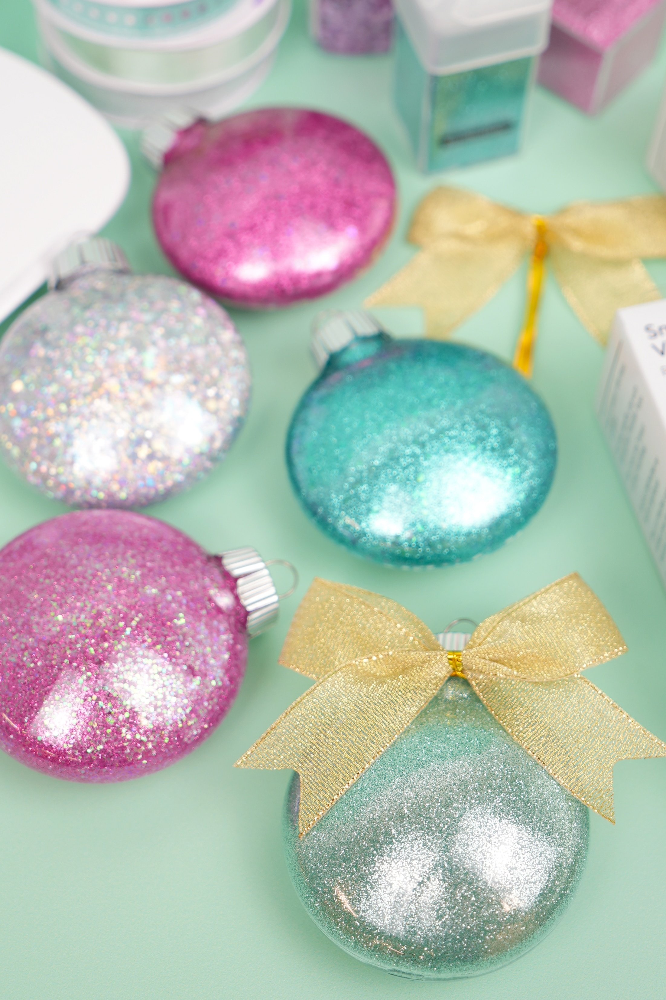 Glitter Ornaments: Easy Christmas Craft