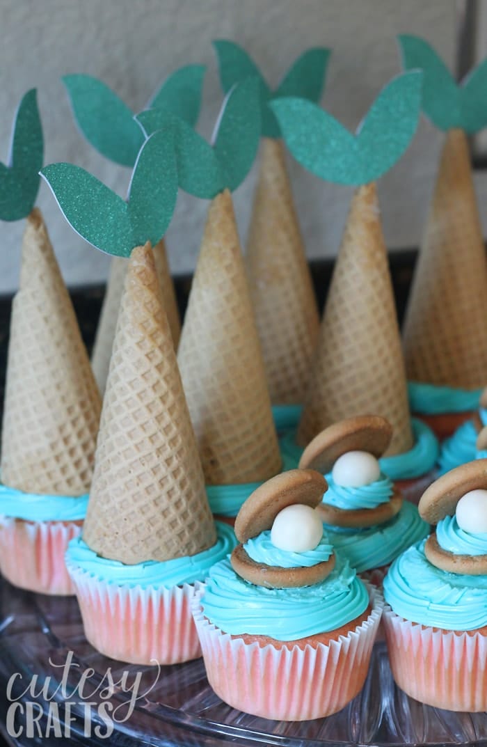 diy mermaid cupcakes with cute toppings