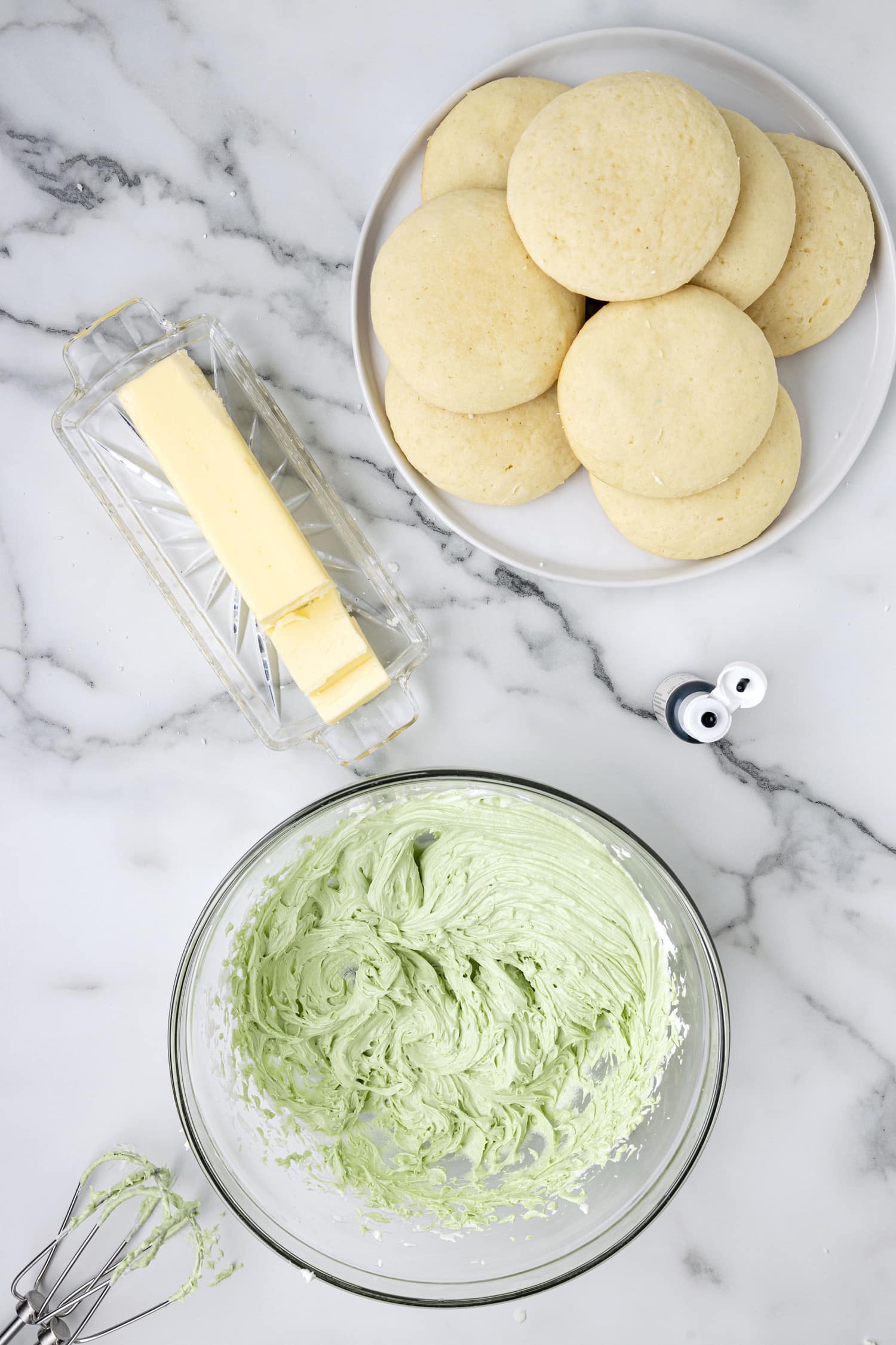 Icing mixed for easy Lofthouse cookies