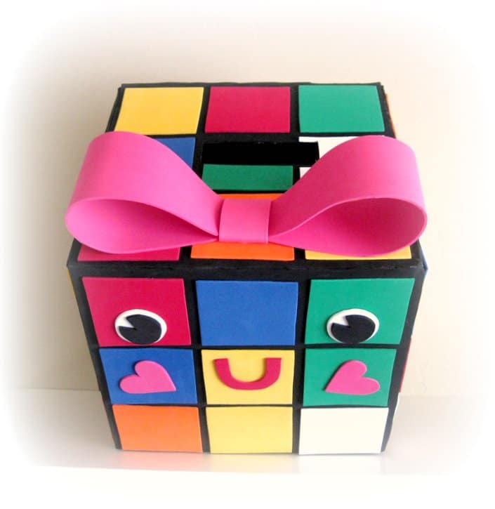 rubix cube card box smiling with hearts and a bow