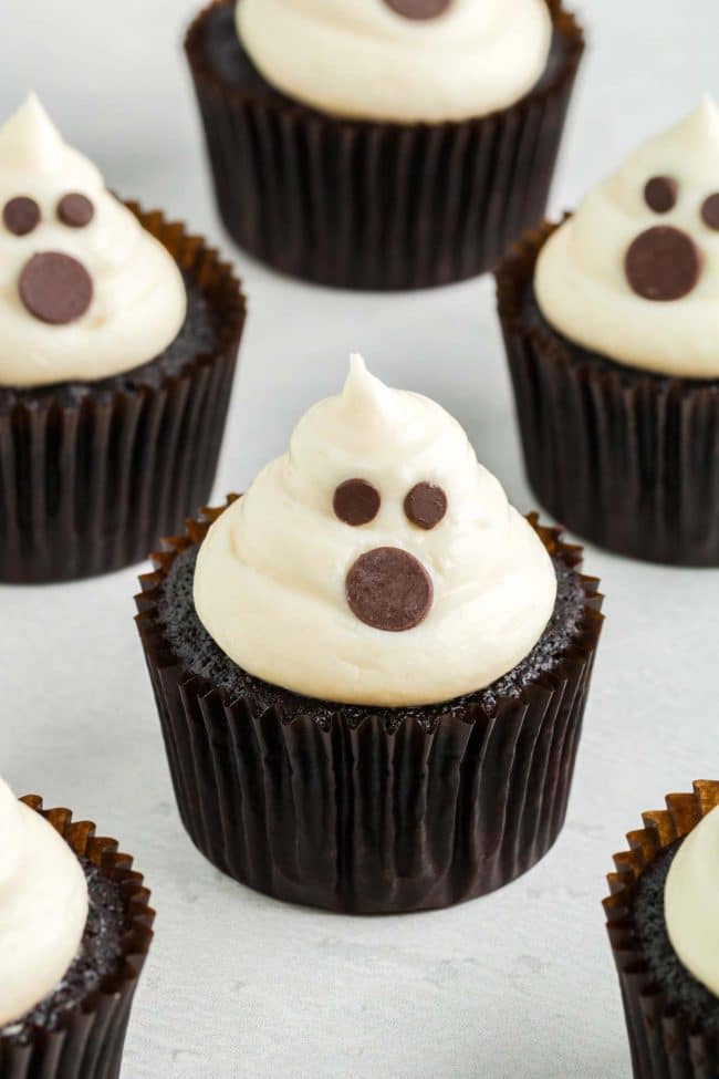 spooky ghost mouth halloween cupcakes