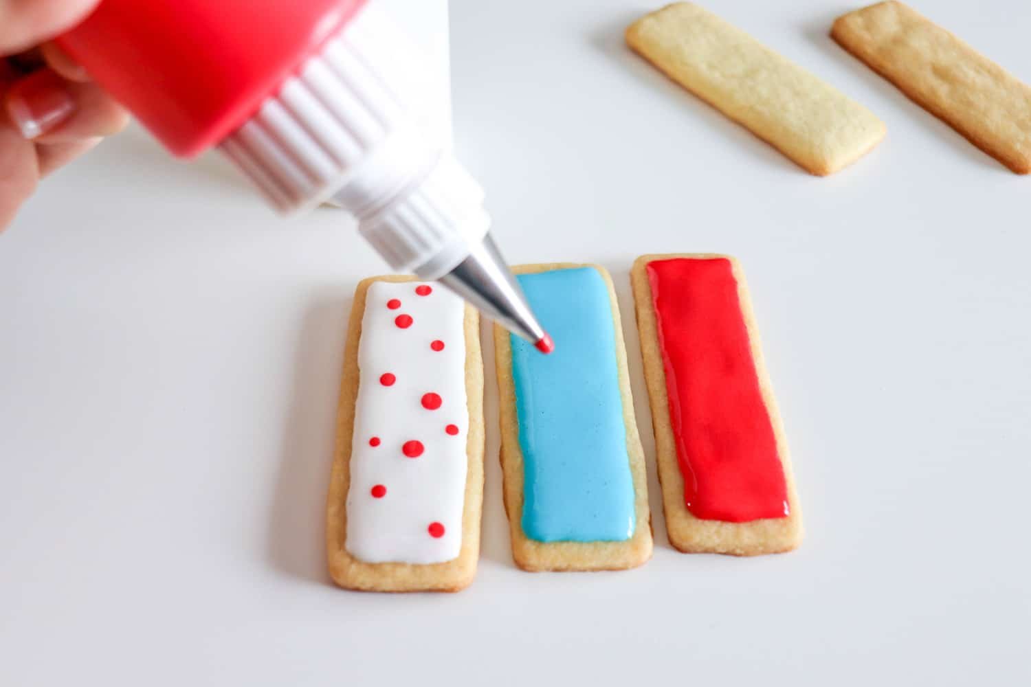 Icing fourth of July cookies