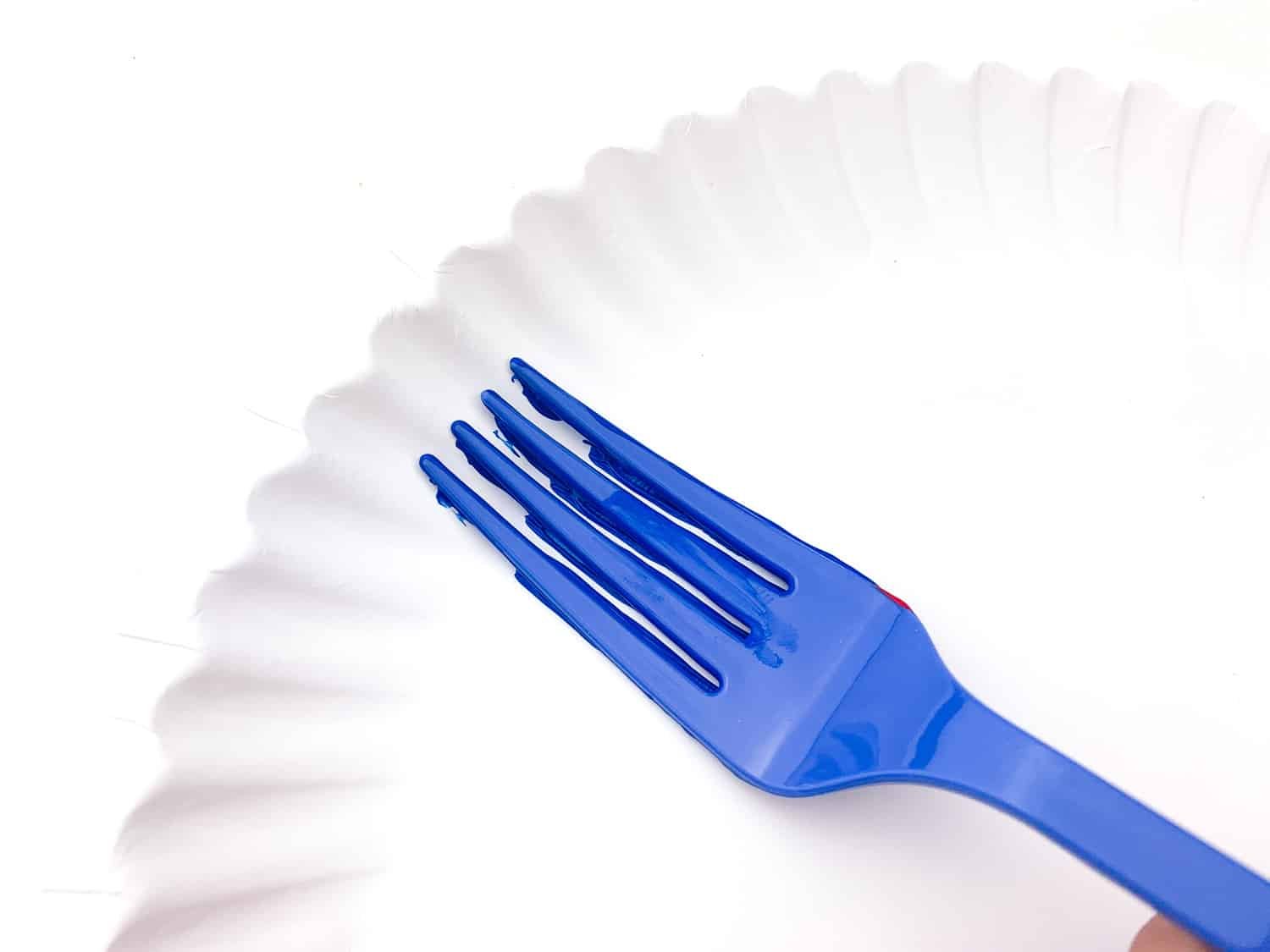 blue fork mark on paper plate beginning firework craft anyone can make