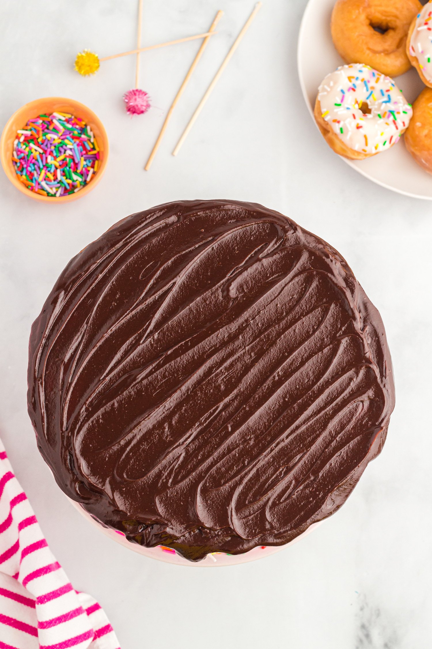chocolate frosting covered cake