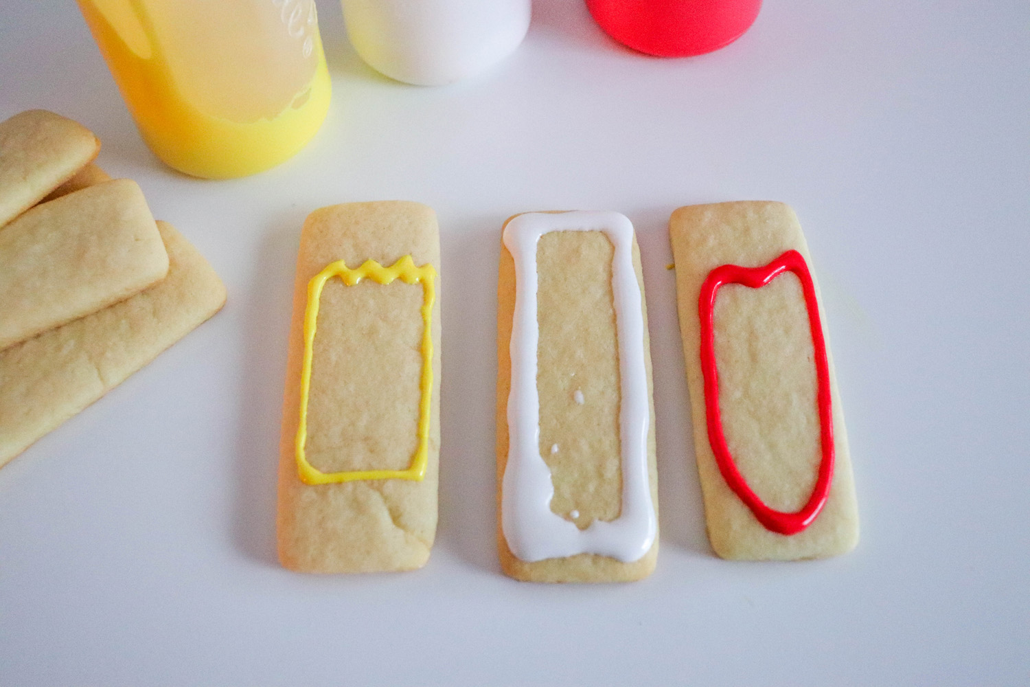 icing lined on sugar cookies