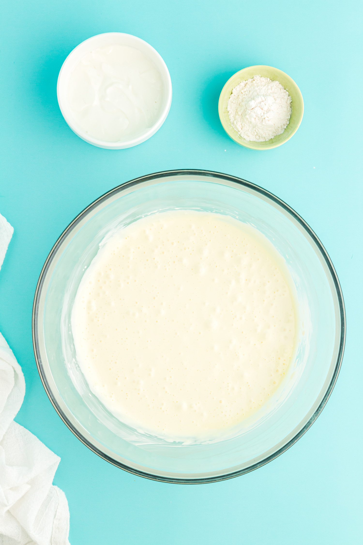 ingredients for quick cheesecake recipe in bowls