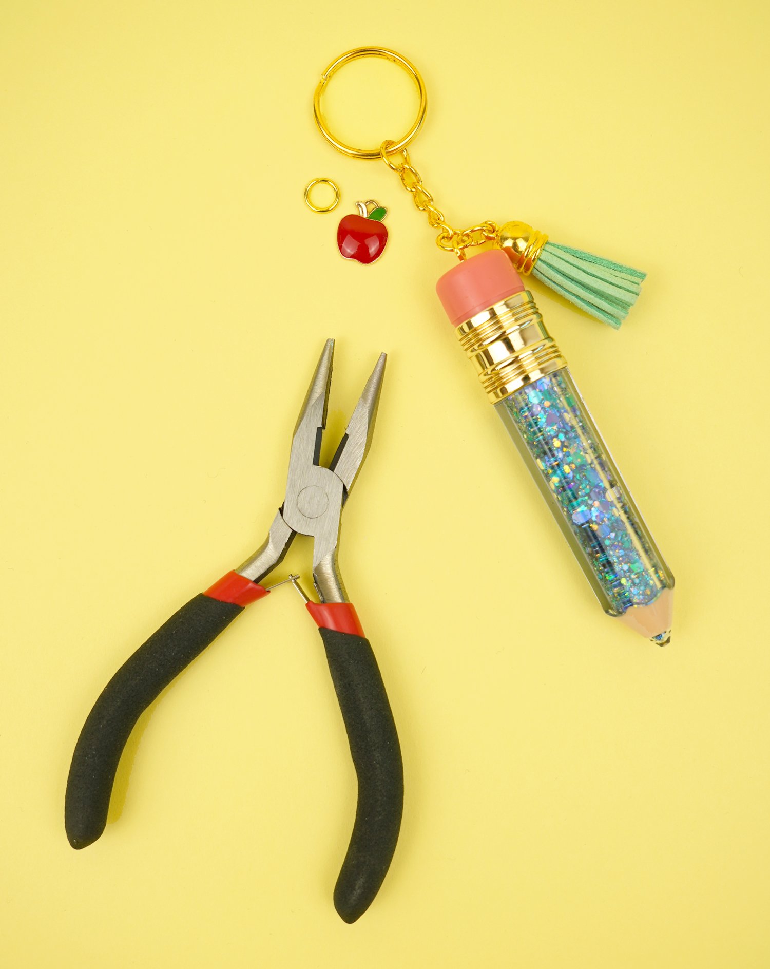 pliers and diy glitter keychain