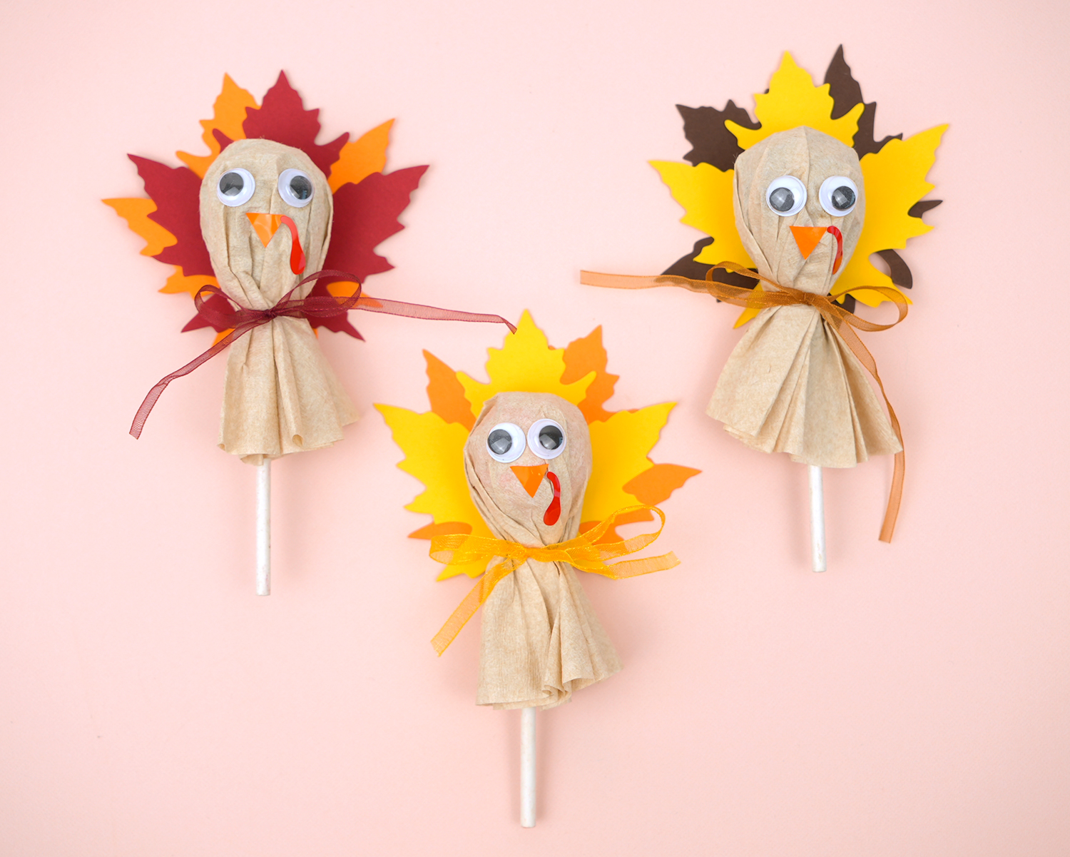 easy thanksgiving kids craft idea, turkey lollipops