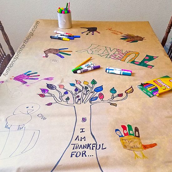 decorated paper thanksgiving table